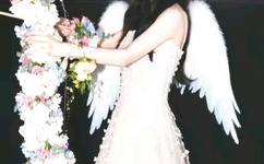 男生扒女生内衣